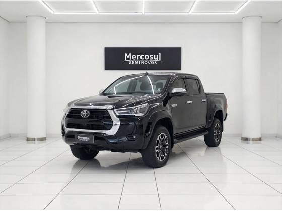 TOYOTA HILUX 2.8 D-4D TURBO DIESEL CD SRX 4X4 AUTOMÁTICO